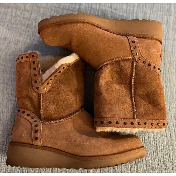 UGG Shoes - UGG Sheepskin Studded Boots sz 6